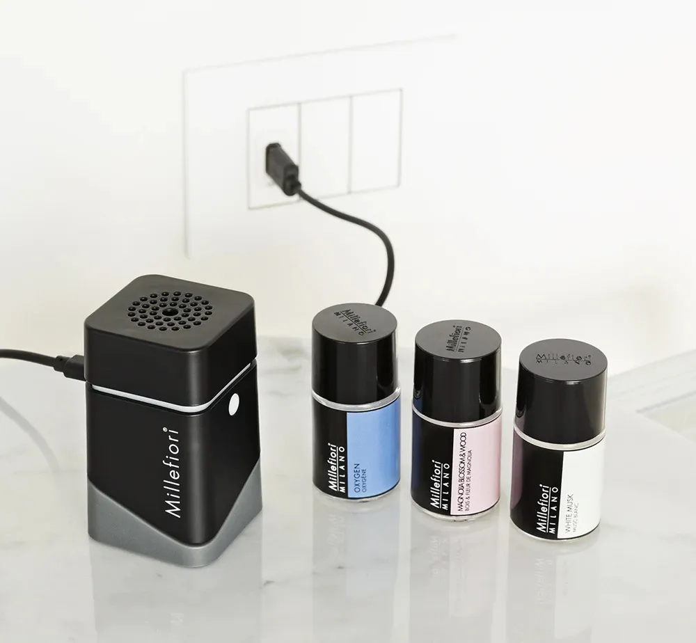 Moveo Mini compact fragrance diffuser black Millefiori Moveo Mini kompaktní vonný difuzér černý