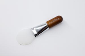 Silicone brush for mask and peeling application