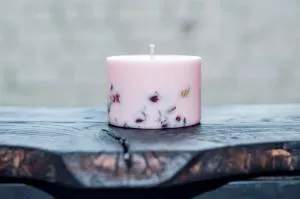 TL Candles Candle with scent of rose and honey S