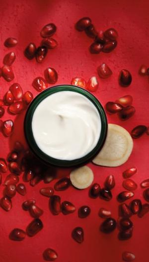 Firming night cream with pomegranate and maca peptides 40 ml