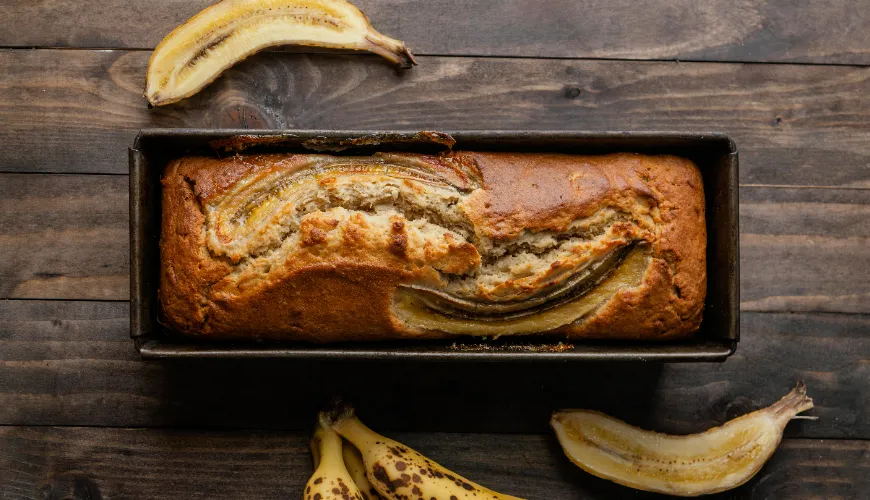 Bake a Healthy Banana Bread Without Sugar