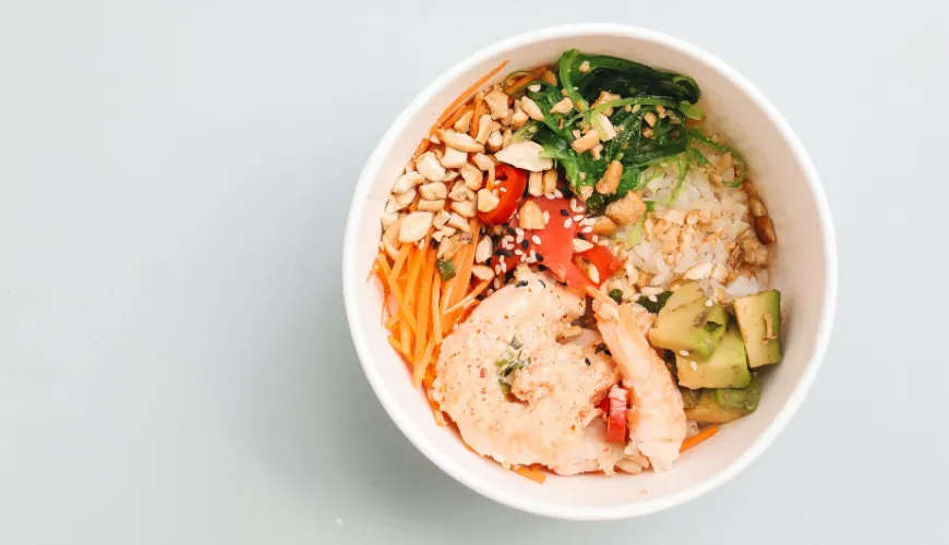 Recipe for a poke bowl that will charm you with its taste and appearance