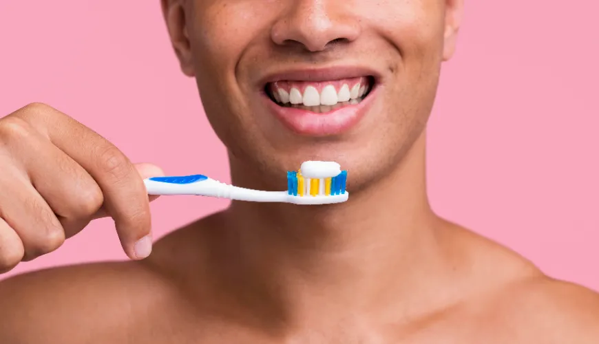 How to Properly Clean Your Teeth with an Interdental Brush