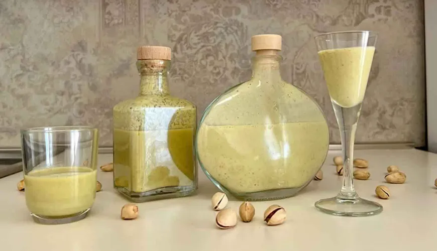 Recipe for Pistachio Liqueur, Which Makes a Unique Gift