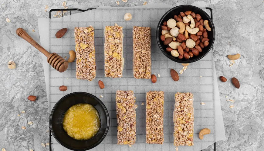 Prepare healthy homemade protein bars