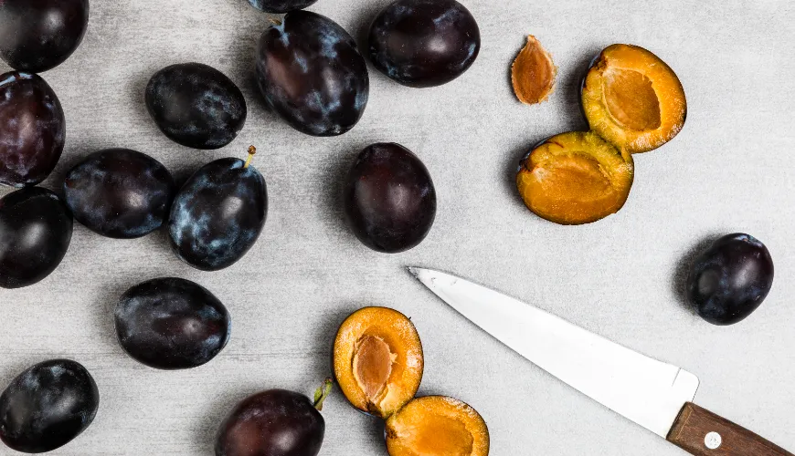 Plums are the basis for tasty and healthy recipes