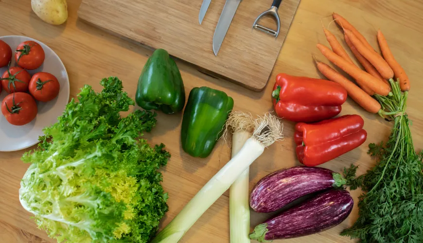 How to Enjoy Raw Vegetables Without Stomach Pain