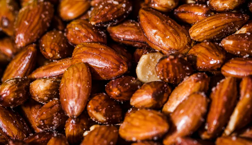 The smoky flavor and crunchiness make smoked almonds exceptional.