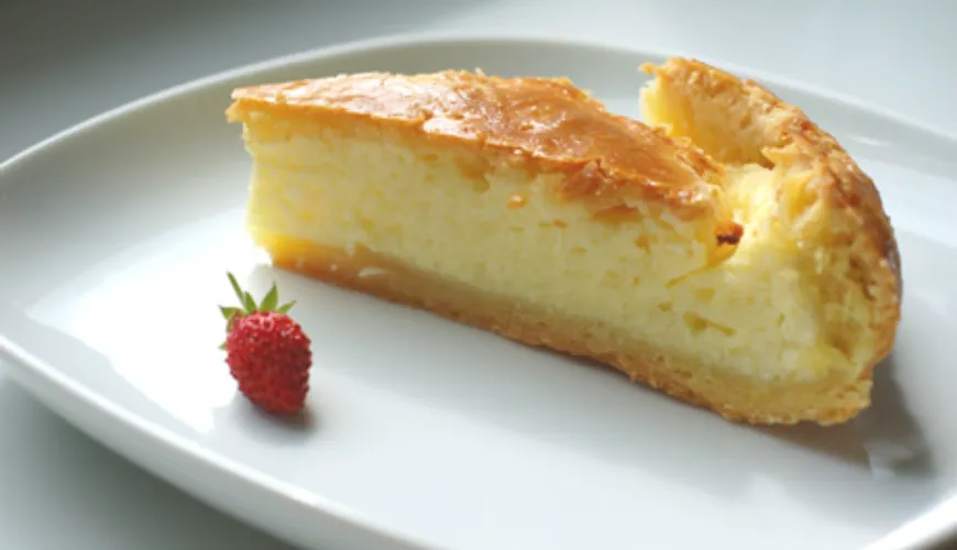 How to bake a healthy cheesecake without added flour and sugar?