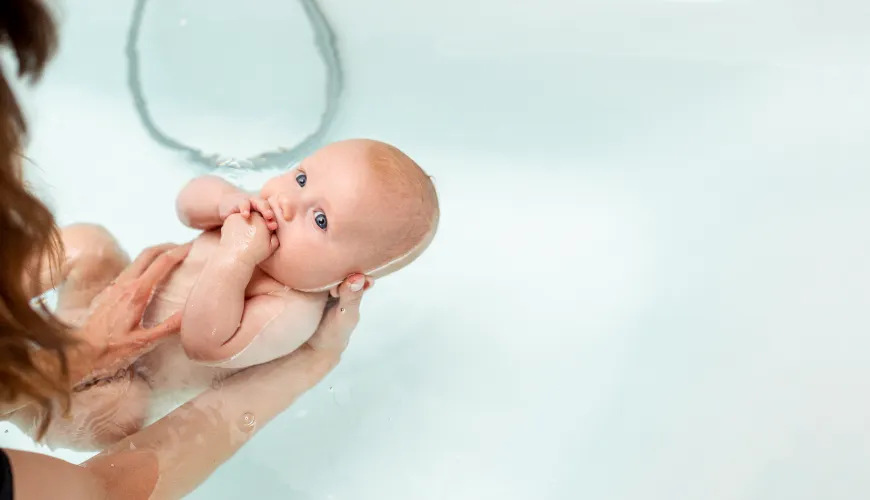 Bathing Your Baby Without Stress and With Joy